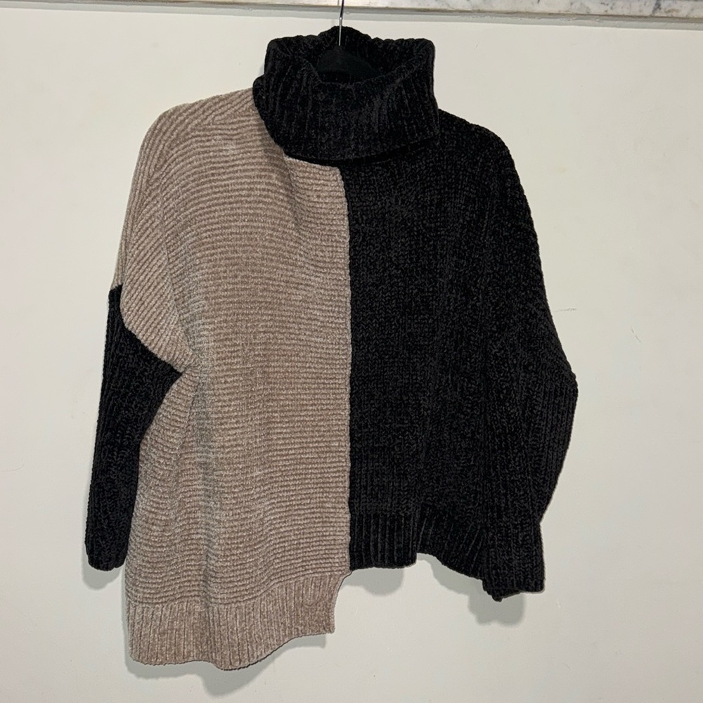 BRAND NEW SWEATER!!